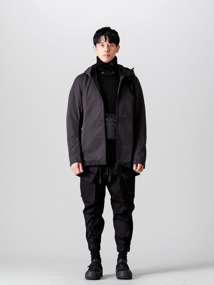 RIPVANWINKLE 2022-23AW Styling - RIPVANWINKLE Deck Sweater Phone Pouch Style Dark-coloured style with a simple deck sweater and a shell coat by Nomen Nescio . - RB-428 - Deck Sweater - RB-409 - Cross Cargo Pants - SA1VZ0002 - Hanging Phone Pouch