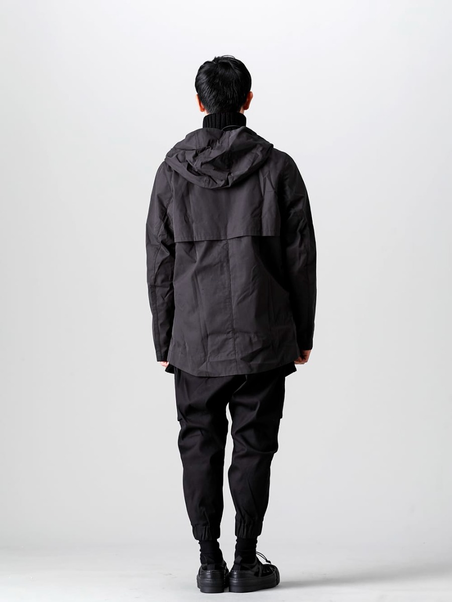 RIPVANWINKLE 2022-23AW Styling Dark-coloured style with a simple deck sweater and a shell coat by Nomen Nescio . - RB-428 - Deck Sweater - RB-409 - Cross Cargo Pants - SA1VZ0002 - Hanging Phone Pouch 1-002