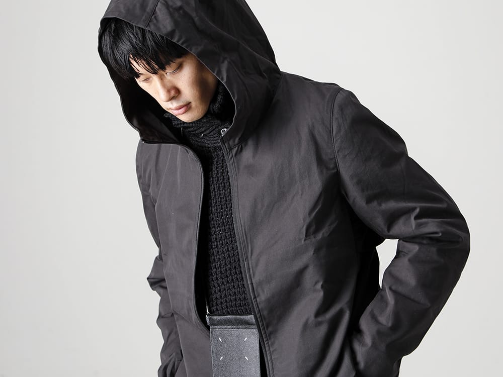 NOMEN NESCIO 2022-23AW Water-Repellent hood coat with breathability

 Deck jumper with detachable collar part. -  124 - Shell Coat - RB-428 - Deck Sweater - SA1VZ0002 - Hanging Phone Pouch