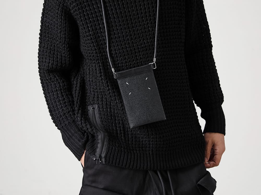 Maison Margiela 2022-23AW Deck jumper with detachable collar part.  - 124 - Shell Coat - RB-428 - Deck Sweater - SA1VZ0002 - Hanging Phone Pouch 2-003