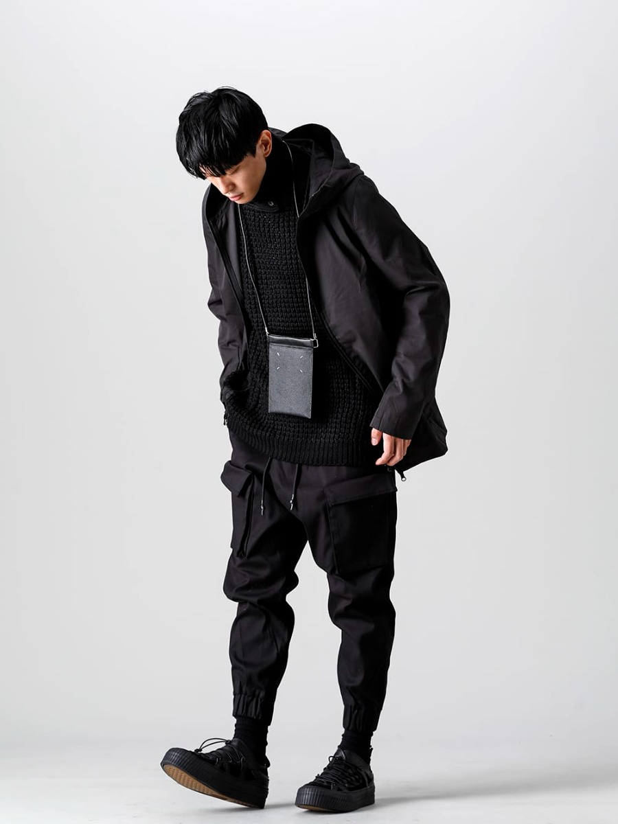 RIPVANWINKLE 2022-23AW Select leather sneakers with a luxurious leather feel for your feet. - RB-428 - Deck Sweater - RB-409 - Cross Cargo Pants - SA1VZ0002 - Hanging Phone Pouch  4-001