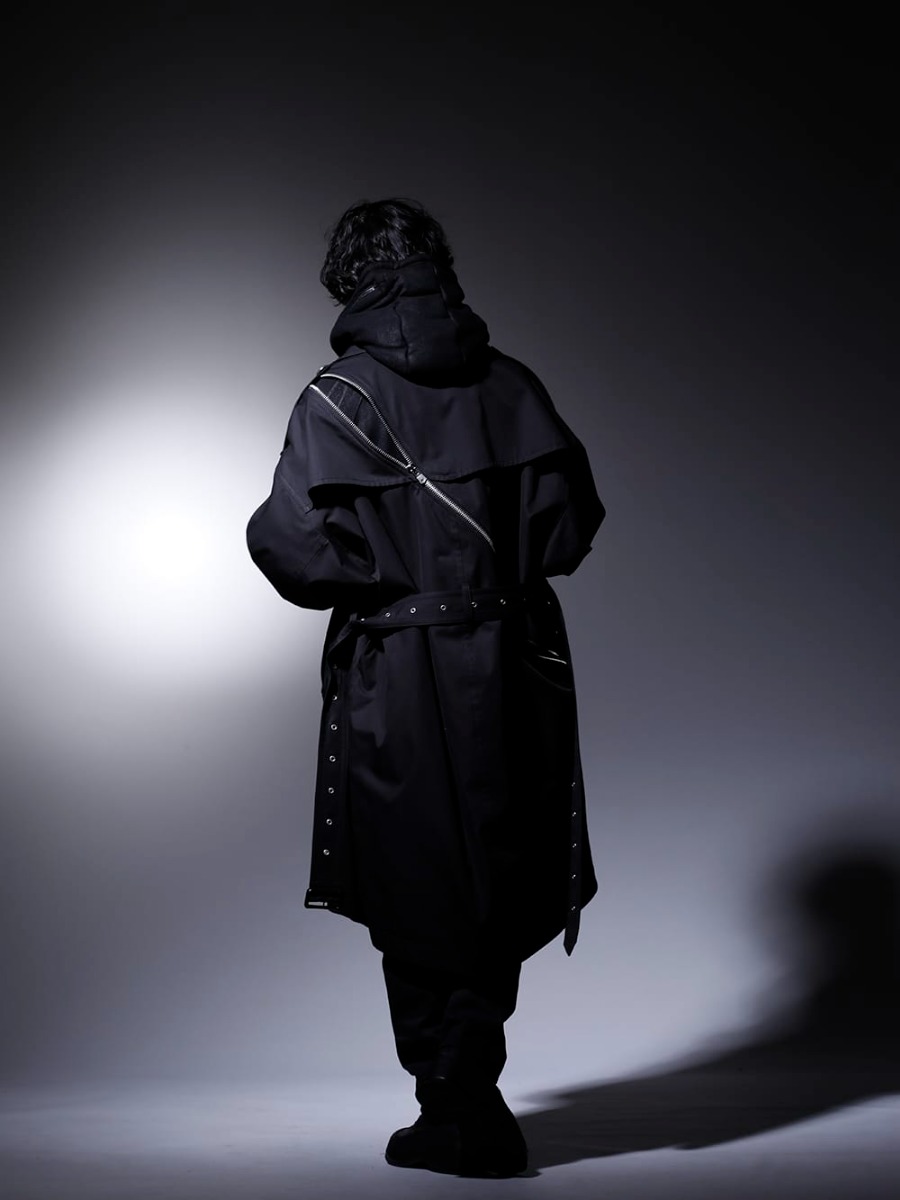 タカヒロミヤシタ ザソロイスト / ディーハイゲン / ザ ヴィリディアン 2022-23AW - オールブラックスタイルにジップ使いが光る - sj.0010AW22(ダブルジップ バルーンシェイプド トレンチコート) ST101-0122A(無撚糸裏毛コーティングダブルジップフーデッドジャケット) sp.0013AW22(ボンテージ ジーン) VI-3554-09(インヒールブーツ) - 1-004