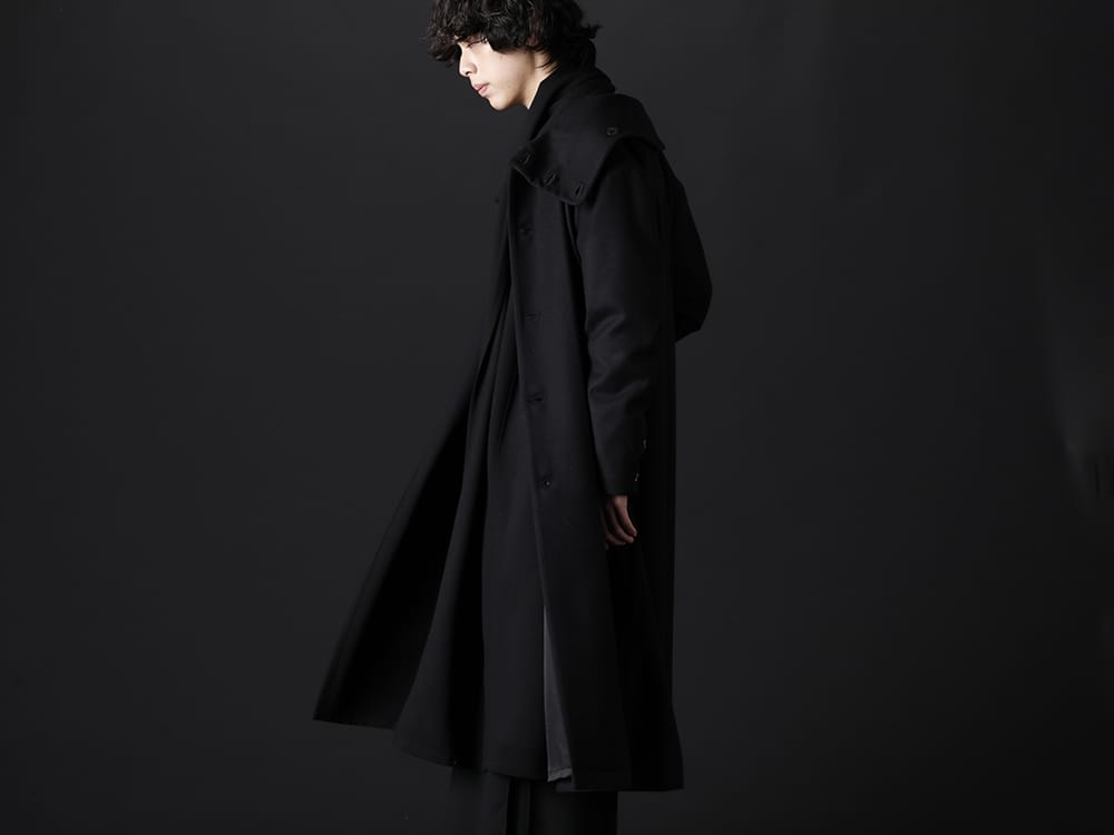 クジャク / キリュウキリュウ 2022-23AW - タイムリーに着用できるkujakuのロングコート。 - KJ-22AW01(スズラン コート) KJ-22AW20(イブキフロ カーディガン) KO-HT19-060(スムースブラッシュ ルーズ ハイネック) - 2-003