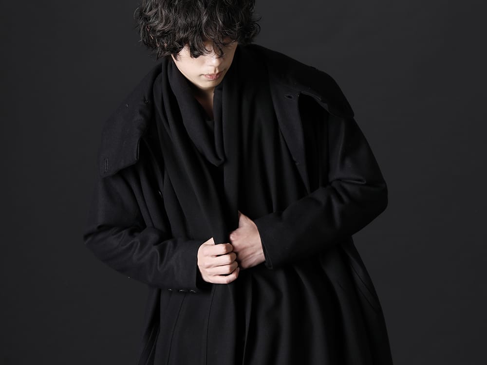 クジャク / キリュウキリュウ 2022-23AW - タイムリーに着用できるkujakuのロングコート。 - KJ-22AW01(スズラン コート) KJ-22AW20(イブキフロ カーディガン) KO-HT19-060(スムースブラッシュ ルーズ ハイネック) - 2-005