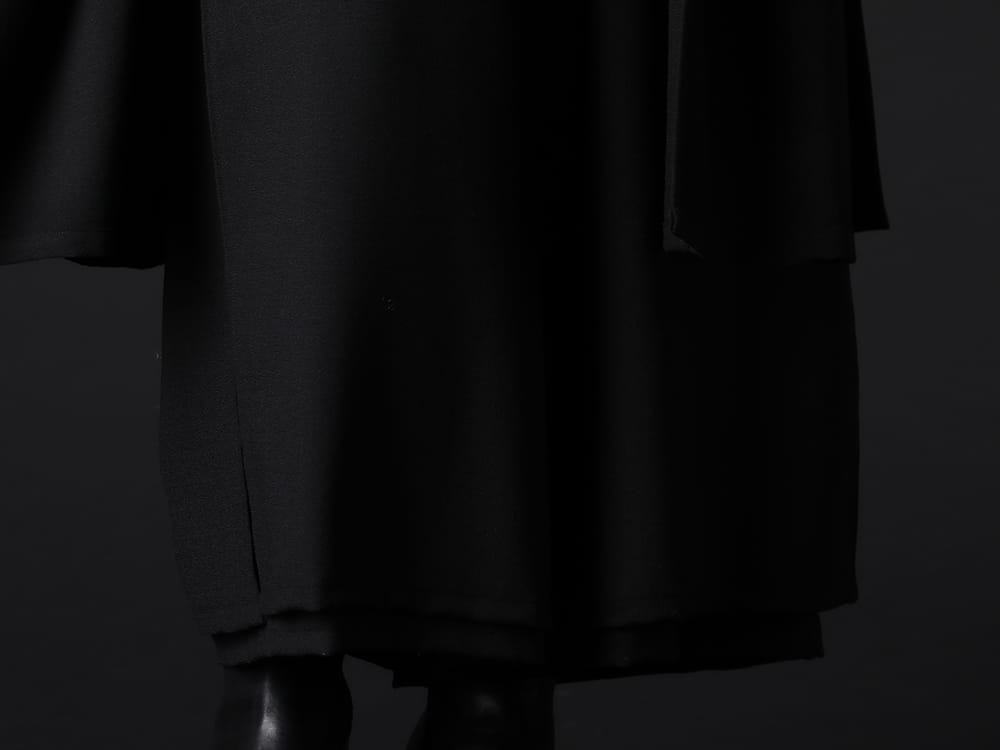 クジャク 2022-23AW - ワイドシルエットのパンツを合わせAラインを演出。 - KJ-22AW22(ヒルガオ パンツ) - 4-005