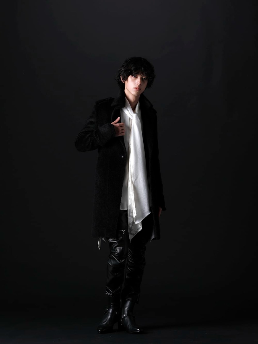 kiryuyrik / JULIUS / GalaabenD 2022-23AW - Styling with elegance in a well-designed piece - KO-HJ29-105-black(Alpaca Shaggy Single Napoleon Jacket Black) KO-HB20-906-white(Crazy Pattern Stoal Shirts White) 807PAM8(Synthetic Leather Pleather Indirect Pants) 87115902(Harness Ring Boots) - 1-005