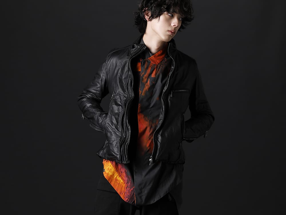 ザ ヴィリディアン / ユリウス 2022-23AW - タイトでThe Viridi-anneらしさのあるレザージャケット。 - VI-3504-06-Black(ゴートレザー ジャケット ブラック) 787SHM2-P(DUSK プリズム カットシャツ) 799CUM25-Charcoal(リブ アシンメトリーカットソー チャコール) - 2-001