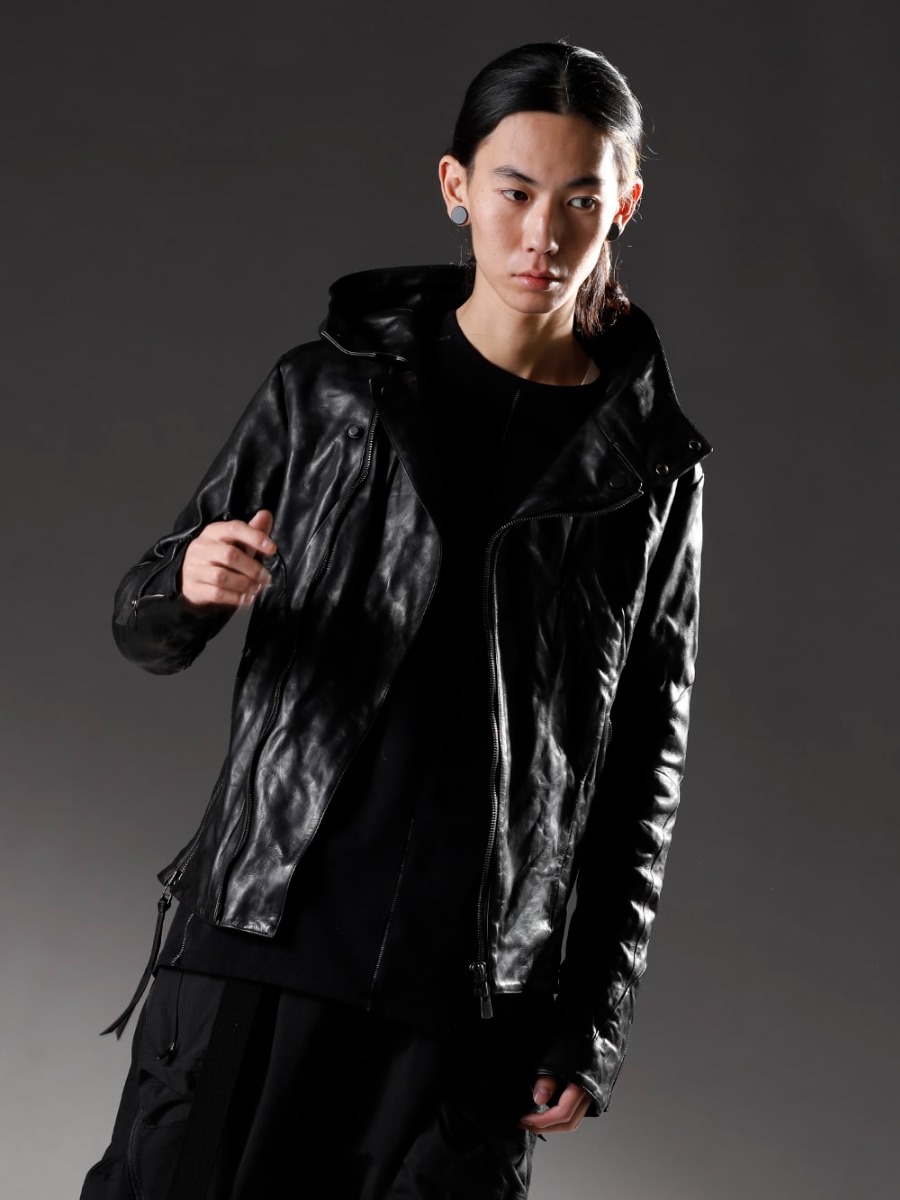 The Viridi-anne D.HYGEN  22-23AW Fusing two designs to create diversity in a single item -  ST105-0222A-Black Horse Leather Hooded Double-Riders Jacket Black VI-3541-01-Black Nylon Spandex Jersey Crewneck L/S Black