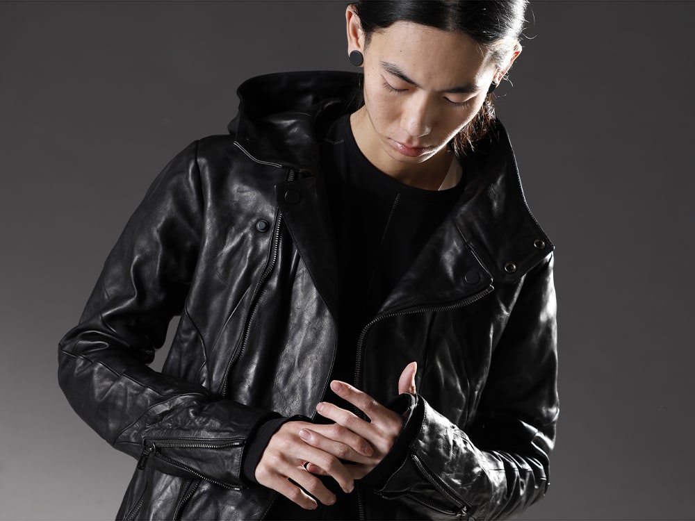 The Viridi-anne D.HYGEN  22-23AW Fusing two designs to create diversity in a single item  - ST105-0222A-Black Horse Leather Hooded Double-Riders Jacket Black VI-3541-01-Black Nylon Spandex Jersey Crewneck L/S Black 2-003