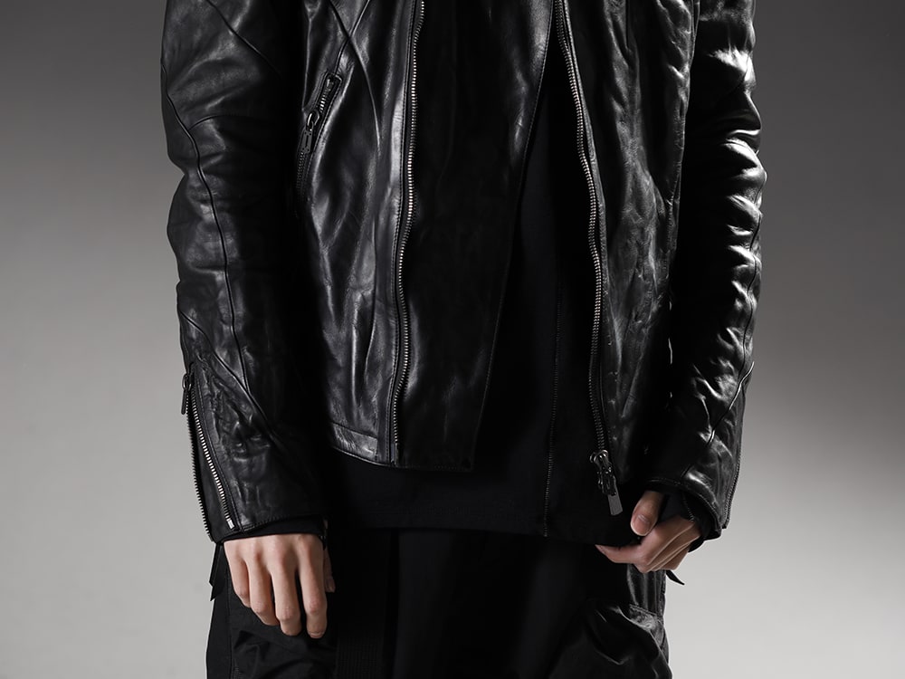 The Viridi-anne D.HYGEN  22-23AW Fusing two designs to create diversity in a single item  - ST105-0222A-Black Horse Leather Hooded Double-Riders Jacket Black VI-3541-01-Black Nylon Spandex Jersey Crewneck L/S Black 2-004