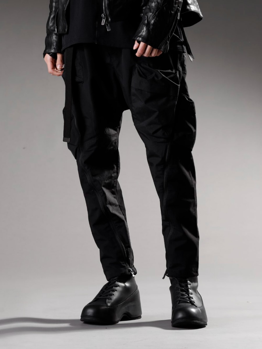 The Viridi-anne D.HYGEN  22-23AW Designed to be useful in any season  VI-3509-04-Black Tactical Pants Black VI-3554-09 Inheel Boots 3-001