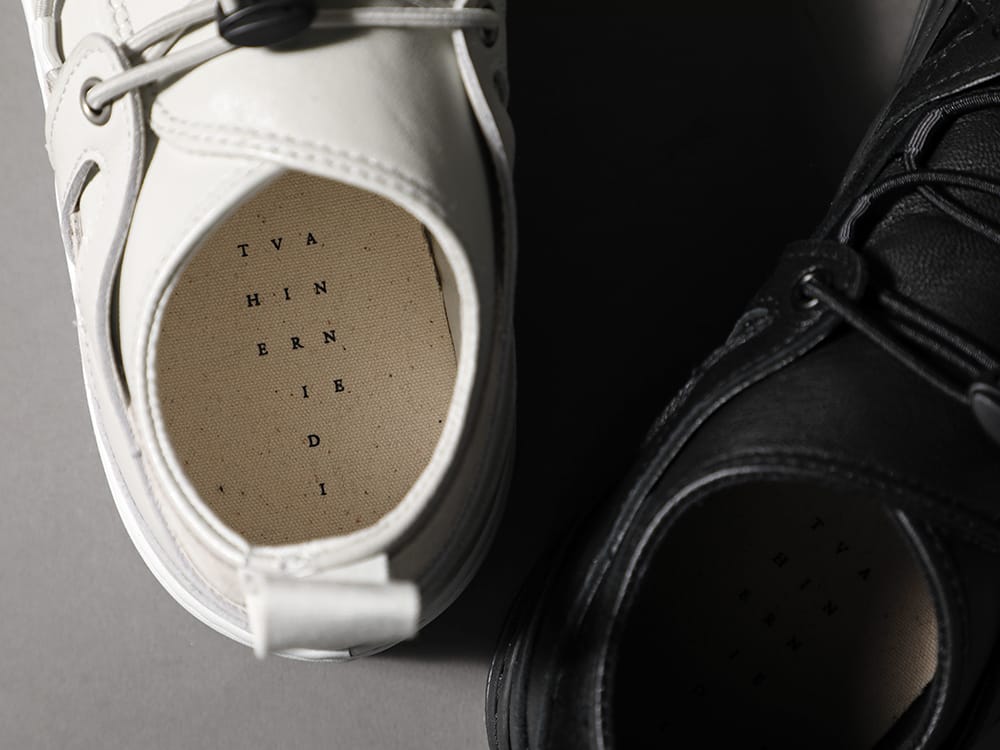 The Viridi-anne 2022-23AW The upper material is a combination of leather and technical design.  - VI-3555-09-L.Gray - Sneakers L.Gray - VI-3555-09-Black - Sneakers Black 2-003