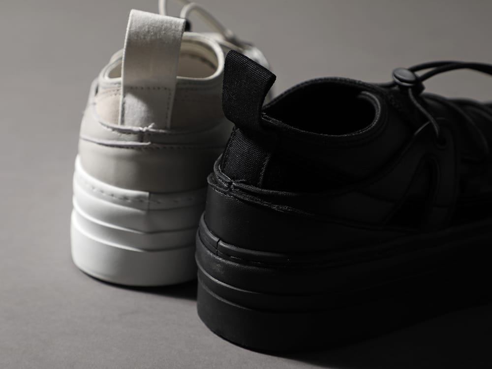 The Viridi-anne 2022-23AW The upper material is a combination of leather and technical design.  - VI-3555-09-L.Gray - Sneakers L.Gray - VI-3555-09-Black - Sneakers Black 2-004