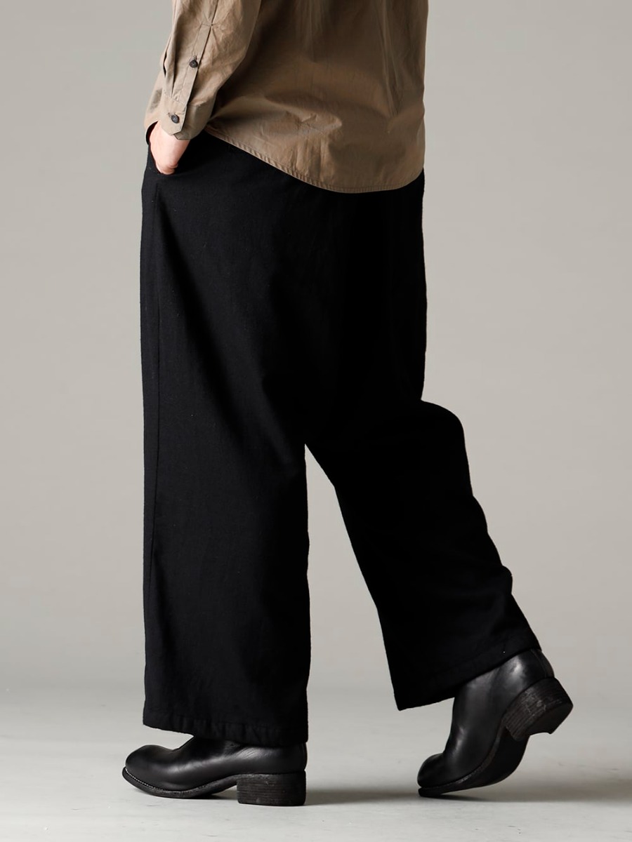 Bergfabel(バーグファベル) 22-23AW(秋冬) 怪しい光沢をもったシャツとドロップクロッチのボトムスをMix - Bretagne-pants-Long-Wool-Black ブルターニュ パンツ ロング ウール ブラック - PL1 フロントジップブーツ ダブルソール - ホース フルグレイン レザー 3-005