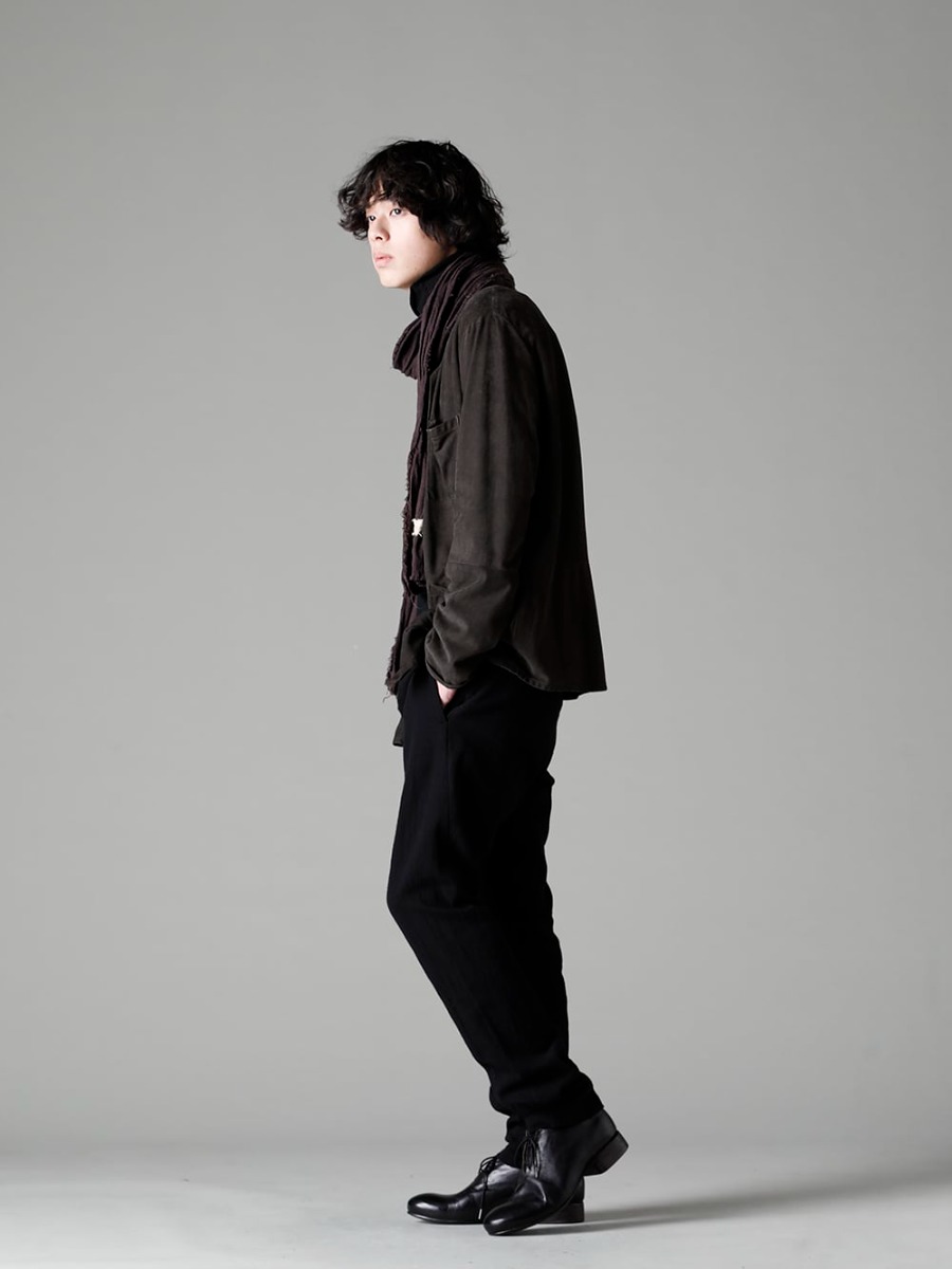 Bergfabel(バーグファベル) 22-23AW(秋冬) 上質になめされた山羊革のナッパレザー - LSH30-L11 ワーカーシャツ - TTW-jw-blk ウールジョーゼットボトルネック ブラック - UP110-354B コントゥア パンツ 2.0 - Derby-W-Hidden-Laces-Kangaroo-Black W. ヒドゥン レース ダービーシューズ カンガルー ブラック 1-001