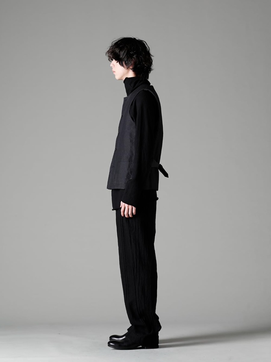 NOUSAN 22-23AW  Padding greatly improves warmth. - crew-neck-gilet-padding Crew Neck Gilet Padding - TTW-jw-blk Wool Georgette Bottleneck Black - linea-preatwool Pleated Wool Wide Pants - Derby-W-Hidden-Laces-Kangaroo-Black W. Hidden Laces Derby Shoes Kangaroo Black 1-002