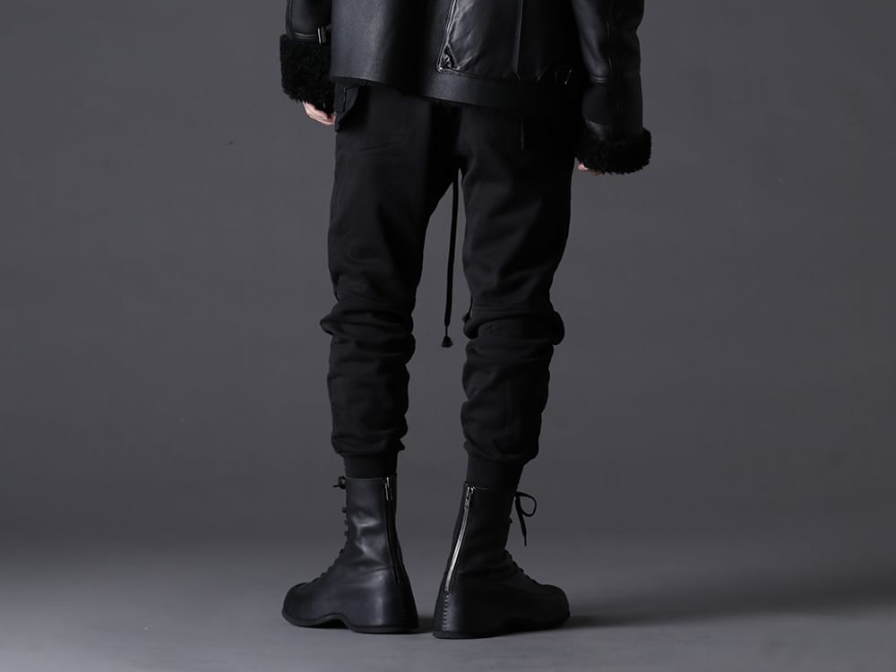 The Viridi-anne 2022-23AW - A basic item for a stylish look - VI-3540-04(Cotton brushed lining Jogger Pants) VI-3554-09(Inheel Boots) - 3-003