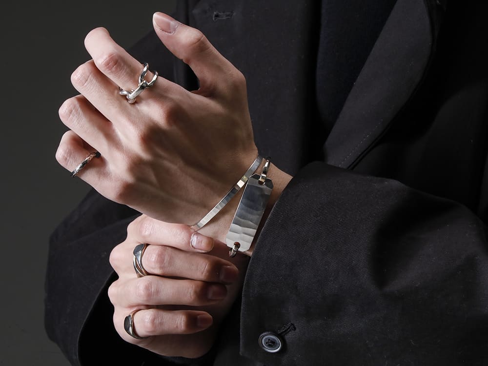 JAN-JAN VAN ESSCHE 22-23AW This season, pick up versatile materials that can be used in all three seasons except summer  - COAT#27 Coat #27 Black coated twill O14SW2-Black Suspension net hooded sweatshirt, black 2-004