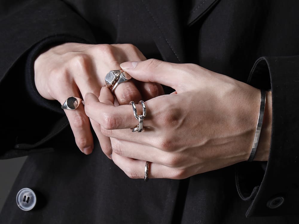 JAN-JAN VAN ESSCHE 22-23AW This season, pick up versatile materials that can be used in all three seasons except summer  - COAT#27 Coat #27 Black coated twill O14SW2-Black Suspension net hooded sweatshirt, black 2-005