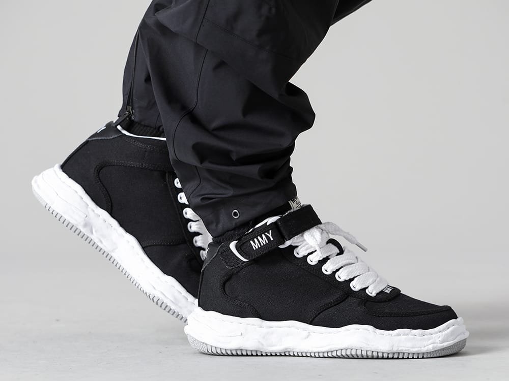 Maison MIHARAYASUHIRO - メゾン ミハラヤスヒロ ACRONYM - アクロニウム 2022-23AW スタイリング 見出し1 - P43-GT - Hard Shell Pants - A07FW703-Black - ウェイン ハイ- オリジナルソール キャンバス ハイトップ スニーカー Black 1-007