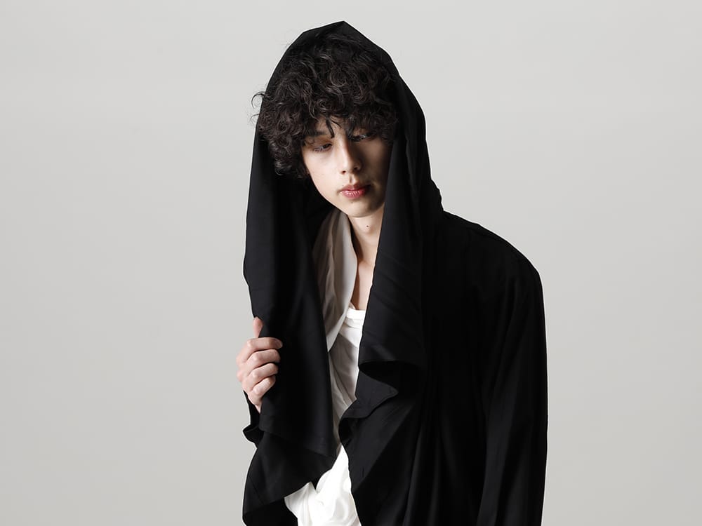 JULIUS 2023SS - The JULIUS 2023SS collection is now available! Sales have started both in-store and online! - 819SHM1-black(Rayon/Cotton Cloth Drape shirt Black) 819CUM5-offwhite(Cotton/Cupro Jersey Drape Neck Short Sleeve T-Shirt Off White) - 1-005