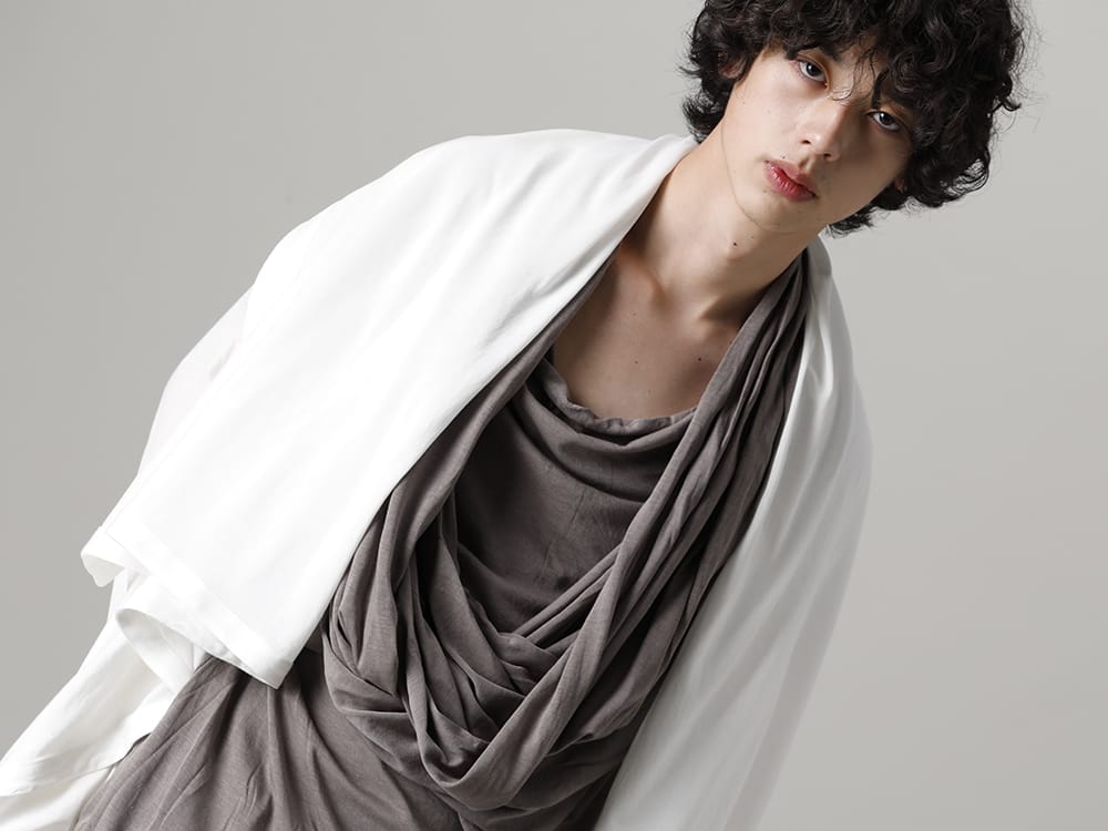 JULIUS 2023SS - The JULIUS 2023SS collection is now available! Sales have started both in-store and online! - 819SHM1-offwhite(Rayon/Cotton Cloth Drape shirt Off White) 819CUM5-gray(Cotton/Cupro Jersey Drape Neck Short Sleeve T-Shirt Gray) - 1-008
