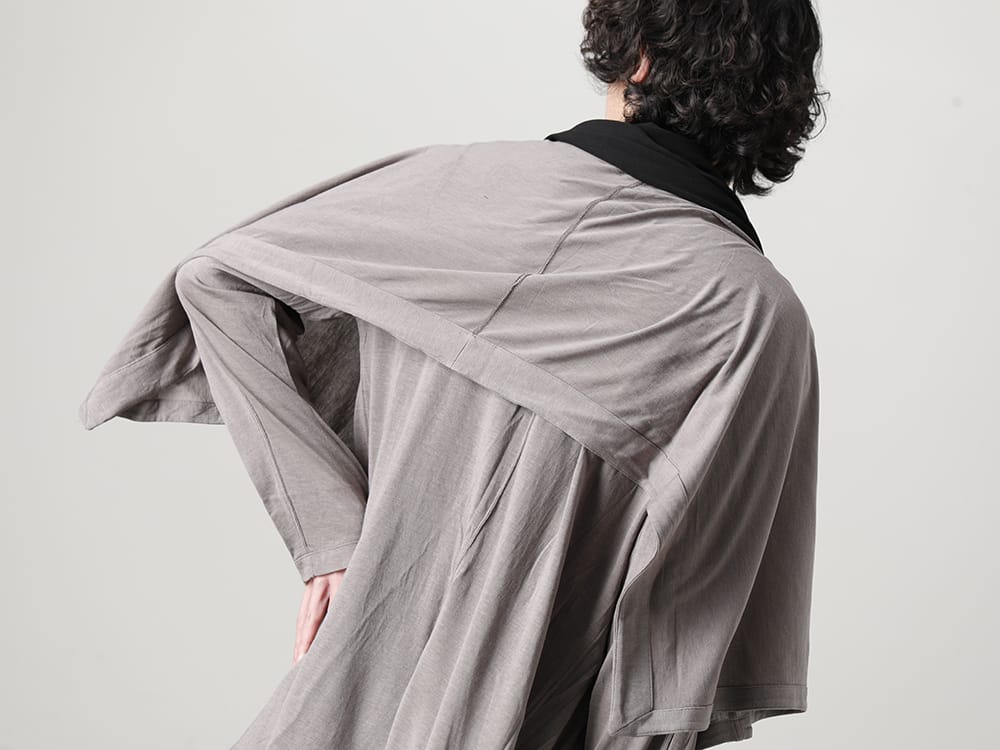 JULIUS 2023SS - The JULIUS 2023SS collection is now available! Sales have started both in-store and online! - 819SHM1-gray(Rayon/Cotton Cloth Drape shirt Gray) 819CUM5-black(Cotton/Cupro Jersey Drape Neck Short Sleeve T-Shirt Black) - 1-015