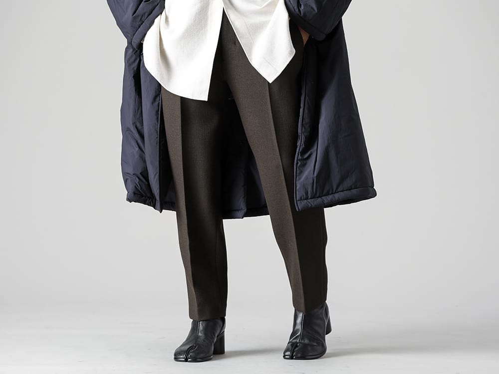 IRENISA 2022-23AW We recommend you to coordinate it with slim slacks and Tabi boots for a beautiful look! IH-22FW-P019-TA - No Tuck Straight Pants - S57WU0132 - Tabi Ankle Boots 6cm 3-001