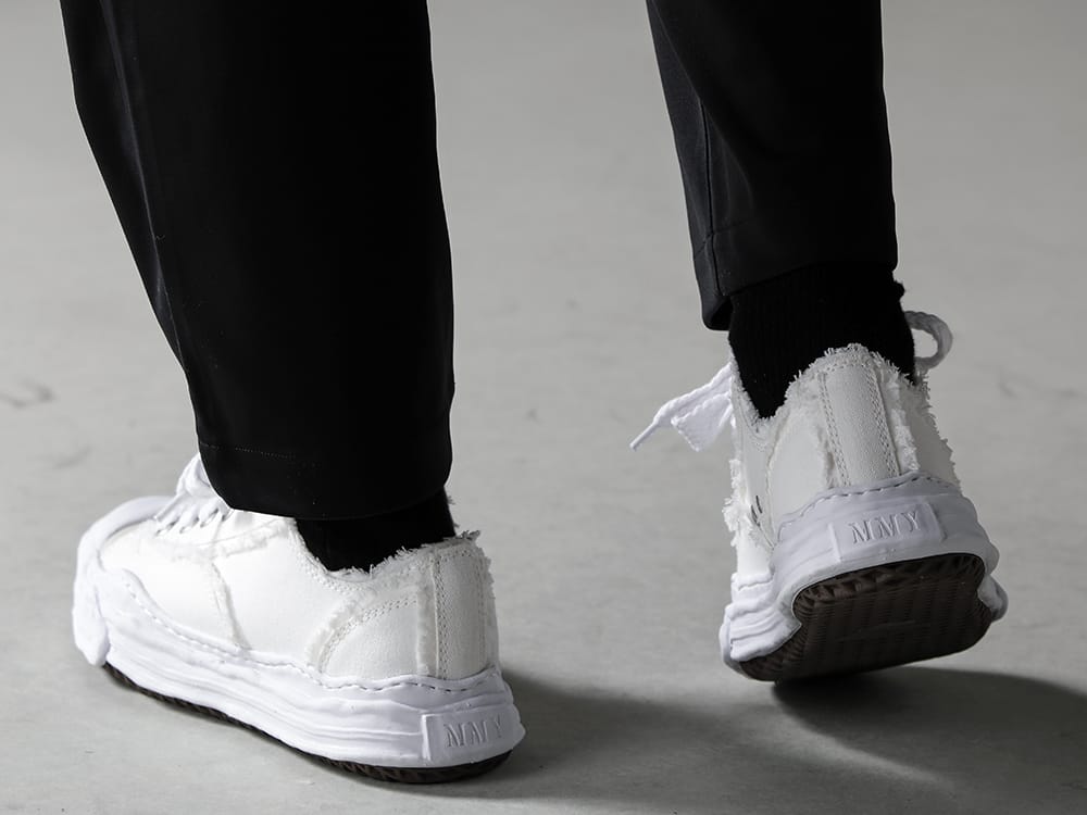 Maison MIHARAYASUHIRO - メゾン ミハラヤスヒロ 2022-23AW 見出し2  - A10FW714-White - - ハンク ロー - オリジナル ソール ミックス キャンバス スニーカー White - WM2273408 - WM × F.C.Real Bristol テーパード パンツ 2-003