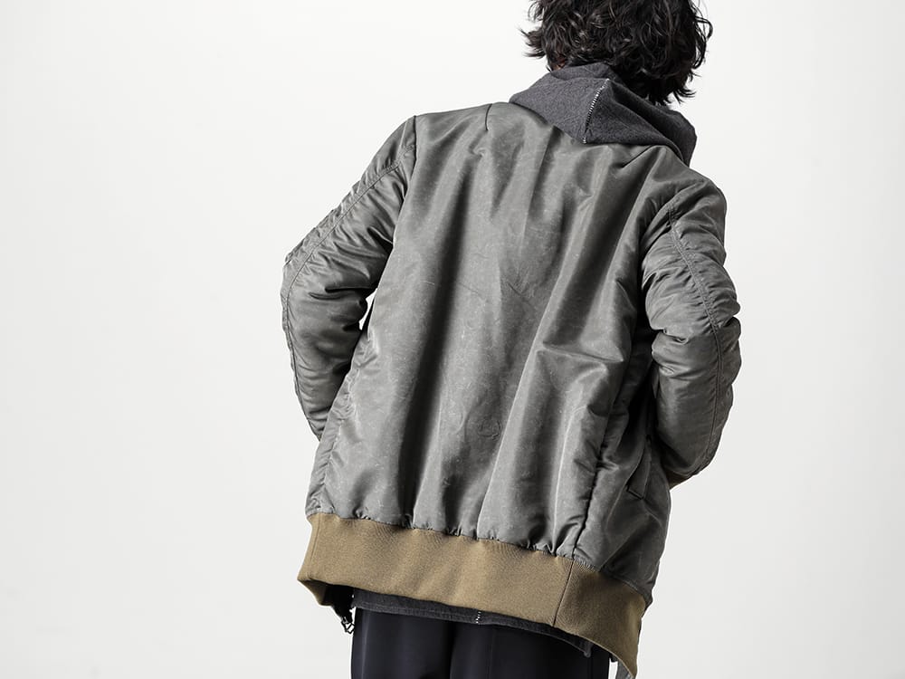 RIPVANWINKLE 2022-23AW MA-1 with a vertical silhouette that is typical of the brand, with a slightly longer length  - RB-436-Vintage-Khaki - MA-1 Vinatage Khaki - RB-405-Graphite-Gray - Solid Hoodie Graphite Gray 2-003