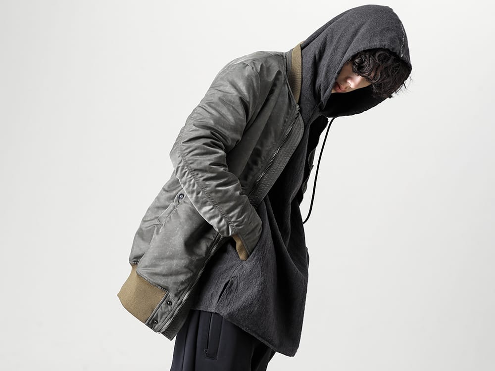 RIPVANWINKLE 2022-23AW MA-1 with a vertical silhouette that is typical of the brand, with a slightly longer length  - RB-436-Vintage-Khaki - MA-1 Vinatage Khaki - RB-405-Graphite-Gray - Solid Hoodie Graphite Gray 2-004