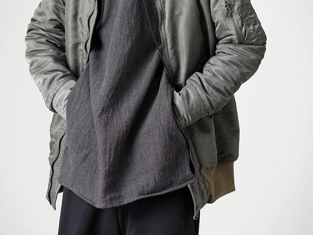 RIPVANWINKLE 2022-23AW MA-1 with a vertical silhouette that is typical of the brand, with a slightly longer length  - RB-436-Vintage-Khaki - MA-1 Vinatage Khaki - RB-405-Graphite-Gray - Solid Hoodie Graphite Gray 2-005