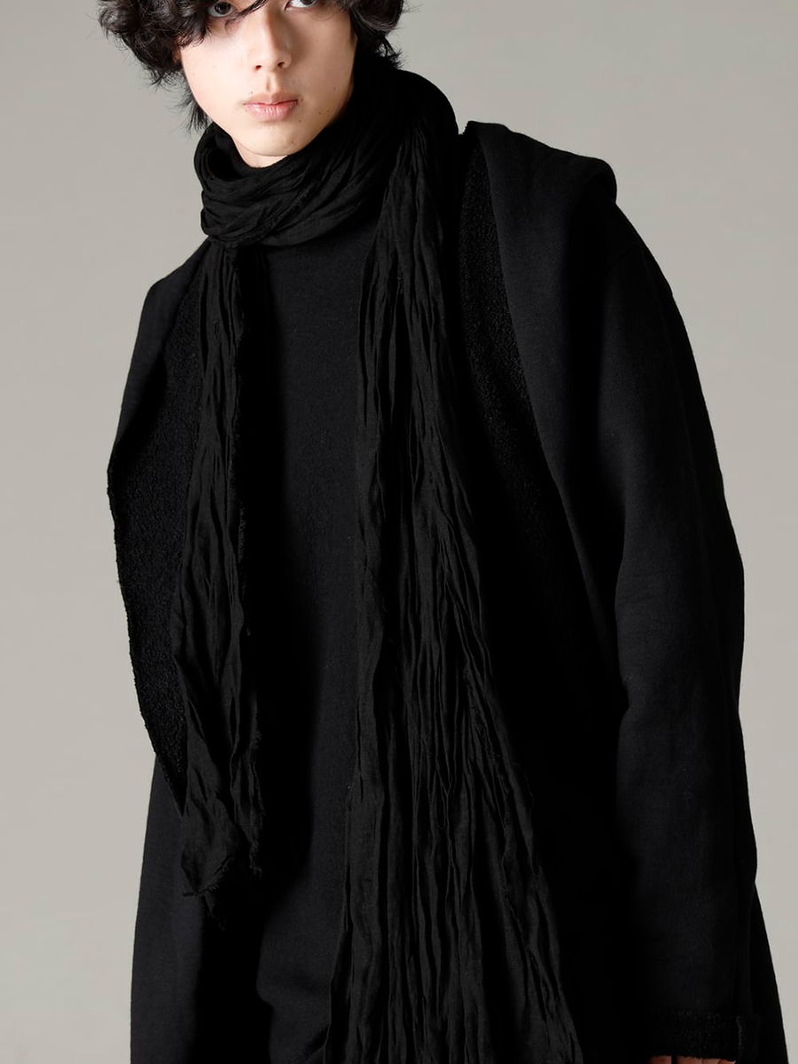 ware(ウェア) 22-23AW(秋冬) オールブラックのスタイリングに立体感豊かなリネンストールをプラス - JH-cwp-Black ウール コットン 裏毛 ロングフーディー ブラック - TTW-jw-blk ウールジョーゼットボトルネック ブラック - scarf-Black リネンストール ブラック 3-002