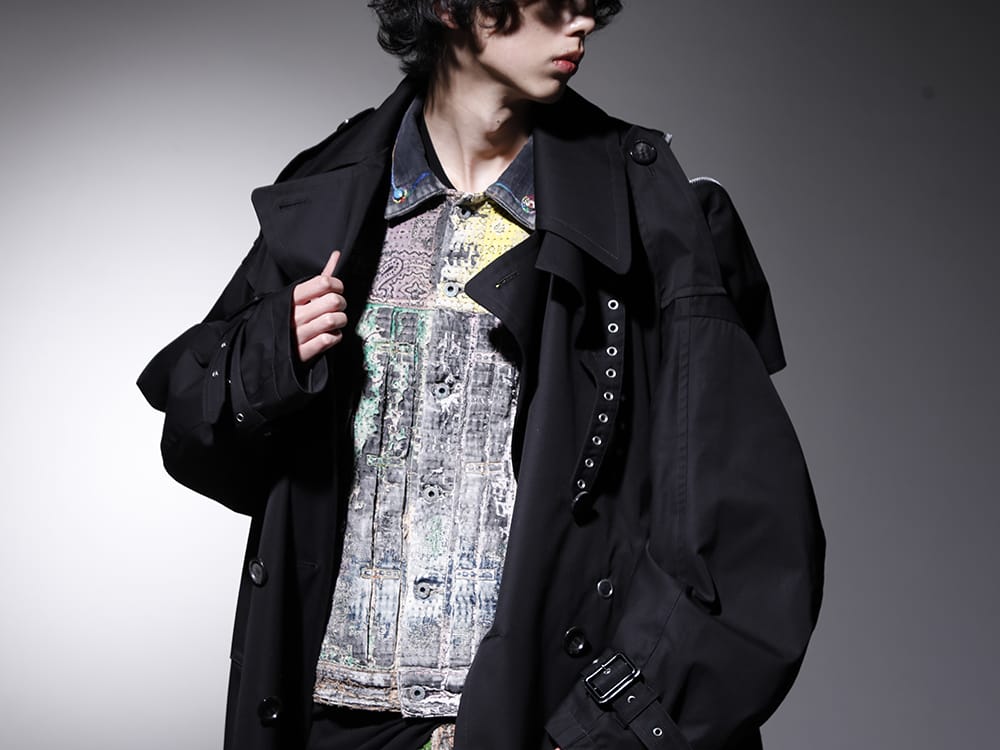 タカヒロミヤシタ ザソロイスト / プロレタ リ アート 2022-23AW - 圧倒的な加工技術を詰め込んだデニムジャケットに合わせた、ゆったりとしたコート - sj.0010AW22(ダブルジップ バルーンシェイプド トレンチコート) UROBOROS-DENIM-JACKET-MULCH-XL-22-23AW(デニムジャケット 2nd タイプ ビーズ付き) - 2-004