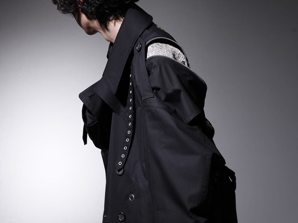 タカヒロミヤシタ ザソロイスト / プロレタ リ アート 2022-23AW - 圧倒的な加工技術を詰め込んだデニムジャケットに合わせた、ゆったりとしたコート - sj.0010AW22(ダブルジップ バルーンシェイプド トレンチコート) UROBOROS-DENIM-JACKET-MULCH-XL-22-23AW(デニムジャケット 2nd タイプ ビーズ付き) - 2-006