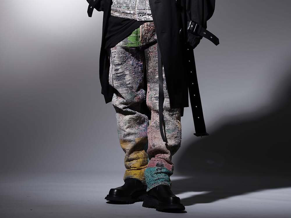 プロレタ リ アート / ユリウス 2022-23AW - マルチカラーのデニムにブーツを合わせ、大人な雰囲気を - UROBOROS-DENIM-JEANS-MULCH-32-22-23AW(BORO デニムパンツ ビーズ付き) 807FWM2(カウスキン サイドジップブーツ) 807ACU1-Black(カウスキン/ナイロン タイプベルト ブラック) - 3-001