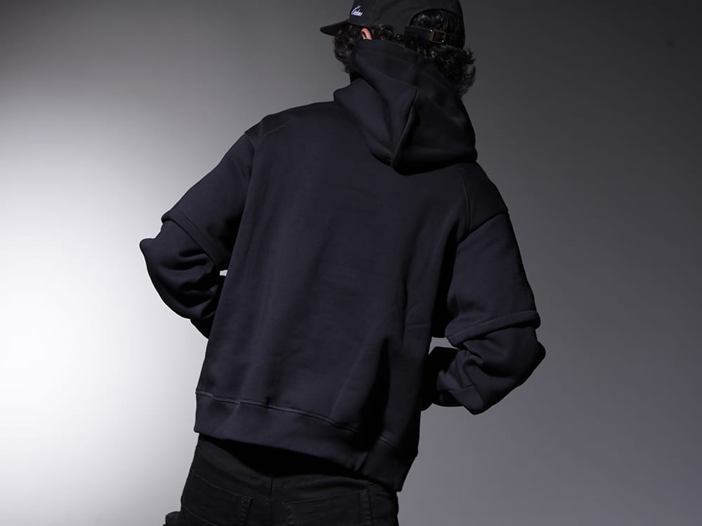 アクニウム / ニュークリア 2023SS - 洗練された作品に映えるジュエリー - S34-PR(Sweat Hoodie) NV_002-Black-Dye(NVロゴ フロント アーミーコットンキャップ ブラックダイ) - 2-003