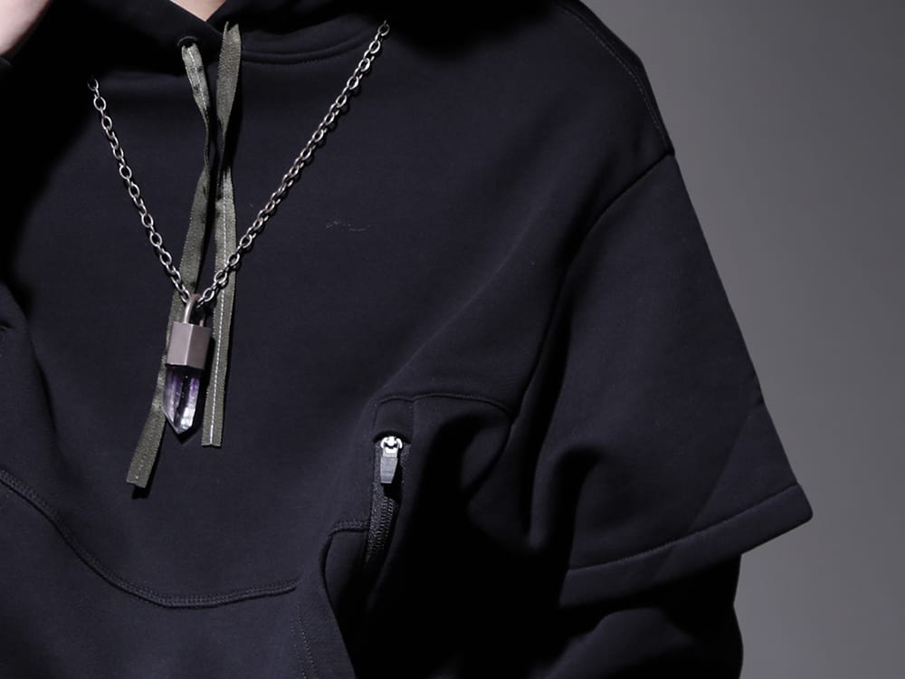 アクロニウム / パーツオブフォー 2023SS - 洗練された作品に映えるジュエリー - S34-PR(Sweat Hoodie ) R-198-MA+BAQ(Talisman necklace SPECIMEN Brandberg Amethyst Quartz) - 2-007