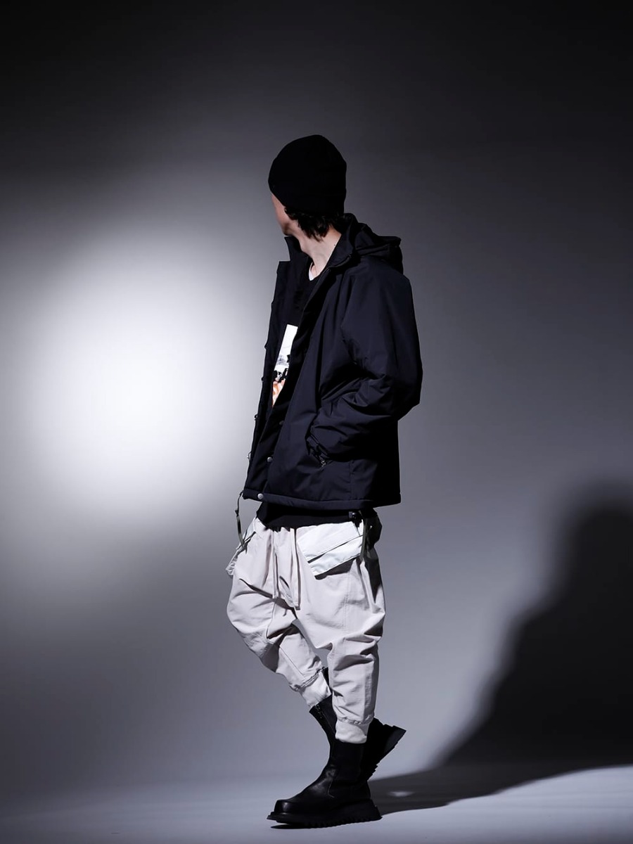 ACRONYM / JULIUS / 11 by Boris Bidjan Saberi 2023SS - Rough style in monotone colors - J95-PL(Insulated Coach Jacket) 807CUM4-Black(Cotton Sweat Damaged Pullover Black) 807PAM1-Light-Gray(Cotton Sweat Sarrouel Pants Light Gray) 807FWM2(Cow Skin Side Zip Boots) BEANIE1-11xNE-Black-light-gray(11 by BBS × New Era - BEANIE1 11xNE Black × Light Grey) - 1-003