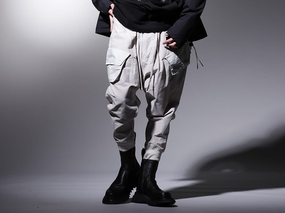 JULIUS 2023SS - Firm Cargo Pants with a Military Taste - 807PAM1-Light-Gray(Cotton Sweat Sarrouel Pants Light Gray) 807FWM2(Cow Skin Side Zip Boots) - 3-001