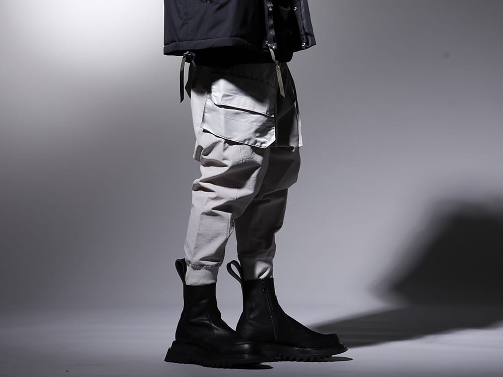 JULIUS 2023SS - Firm Cargo Pants with a Military Taste - 807PAM1-Light-Gray(Cotton Sweat Sarrouel Pants Light Gray) 807FWM2(Cow Skin Side Zip Boots) - 3-002