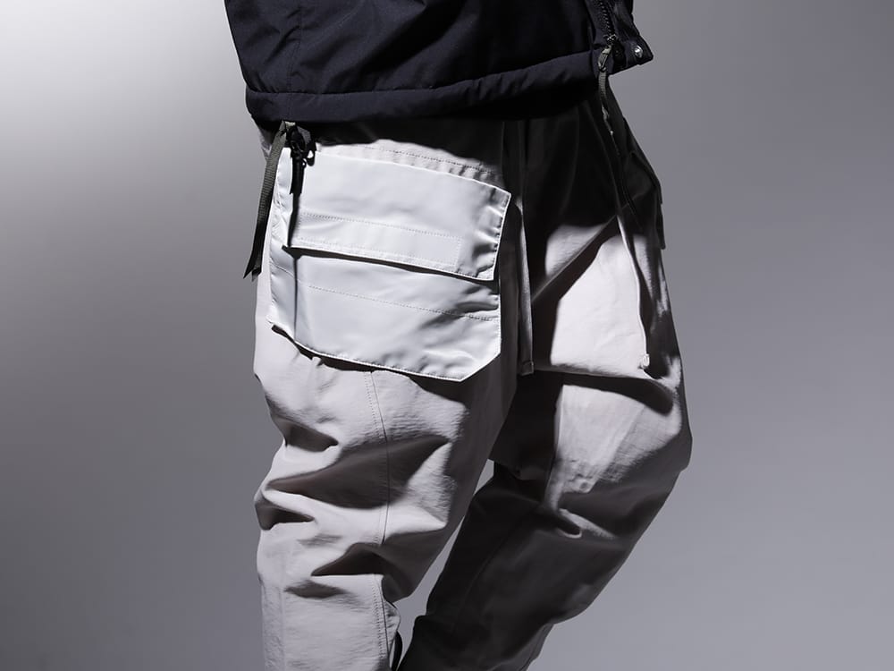 JULIUS 2023SS - Firm Cargo Pants with a Military Taste - 807PAM1-Light-Gray(Cotton Sweat Sarrouel Pants Light Gray) - 3-005