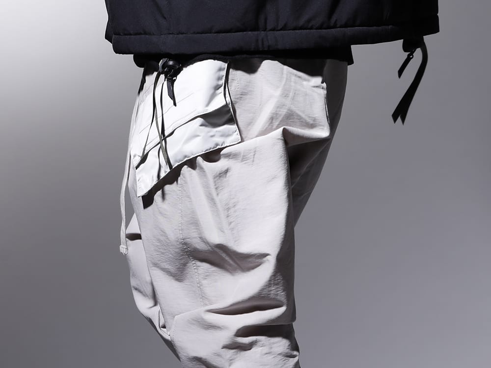 JULIUS 2023SS - Firm Cargo Pants with a Military Taste - 807PAM1-Light-Gray(Cotton Sweat Sarrouel Pants Light Gray) - 3-006