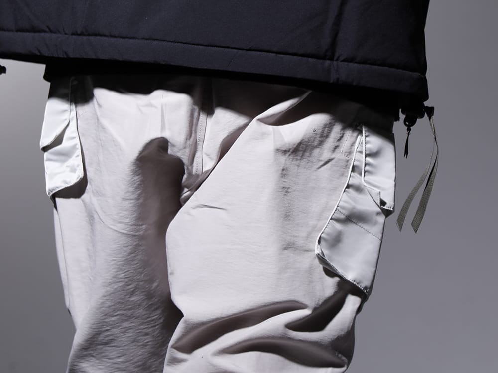 JULIUS 2023SS - Firm Cargo Pants with a Military Taste - 807PAM1-Light-Gray(Cotton Sweat Sarrouel Pants Light Gray) - 3-007