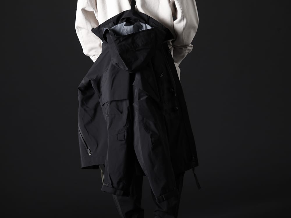 アクロニウム / ユリウス 2023SS - 多くの機能を備える、ブランドを代表する1着 - J1WTS-GT-Black(Tex-Sys Jacket Black) 807CUM4-Plaster(コットンスウェット ダメージプルオーバー プラスター) - 2-015