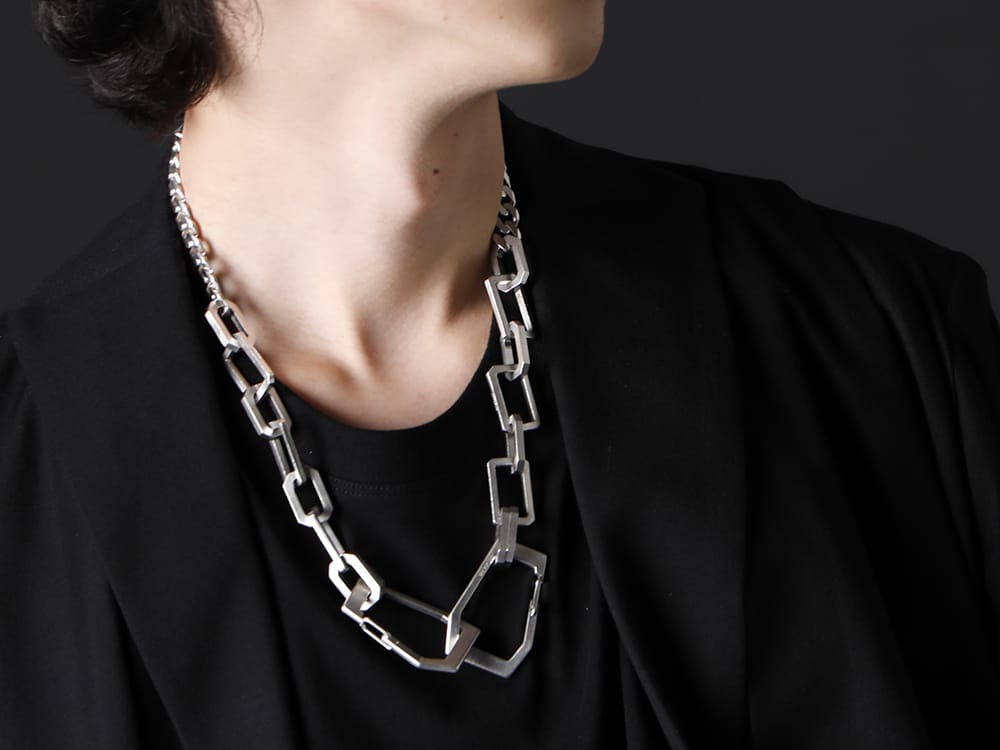 ユリウス 2023SS - 4つのタックが特徴のミニマルな1着  - 817ACU15-silver(チェーンネックレス シルバー) - 2-009