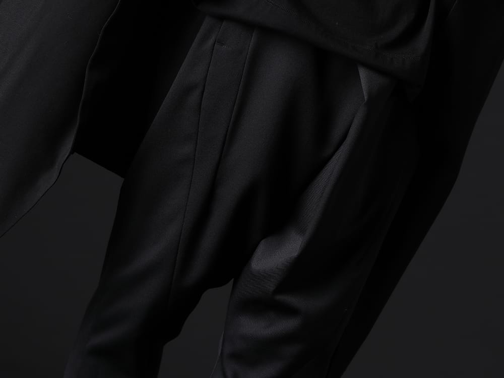 ユリウス 2023SS - MA_JULIUSのデザインをベースにした別注パンツ - 758PAM4(The R10周年 別注 MA_JULIUS ドロップクロッチ ドローストリングパンツ) - 3-004