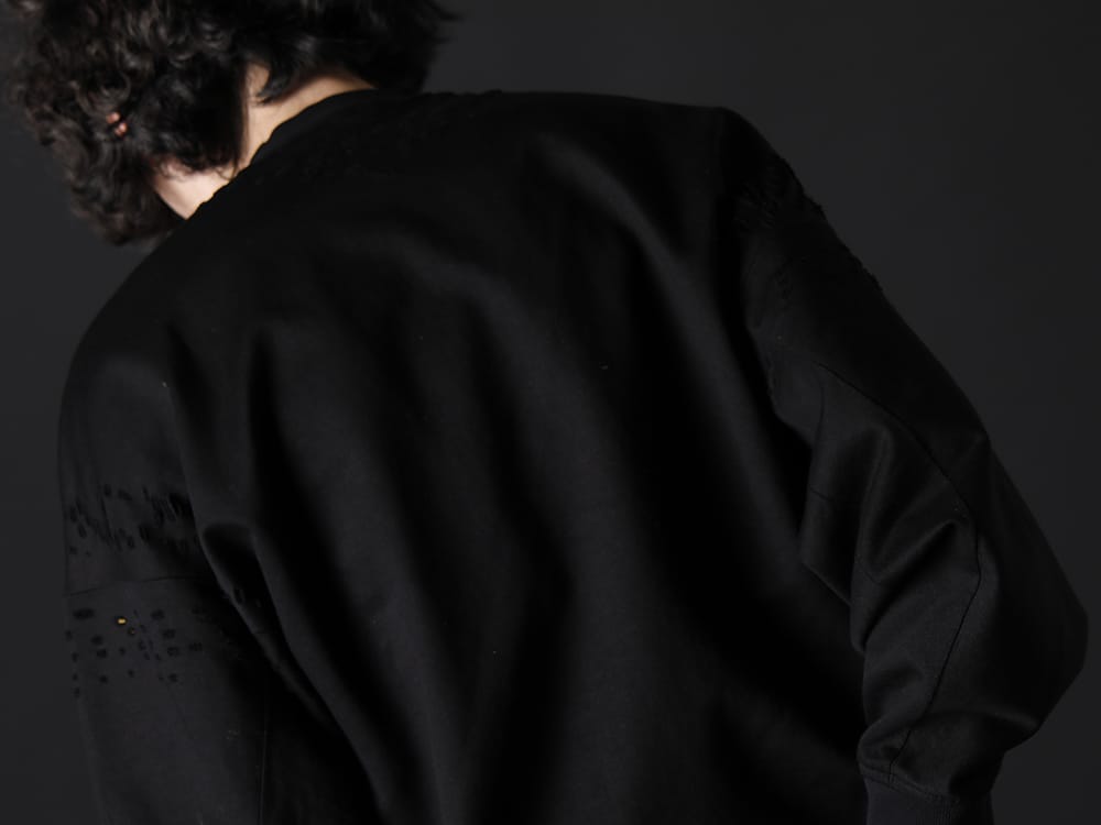 ユリウス 2023PS - ダメージ加工によって面白みのあるレイヤードを  - 807CUM4-Black(コットンスウェット ダメージプルオーバー ブラック) - 2-008