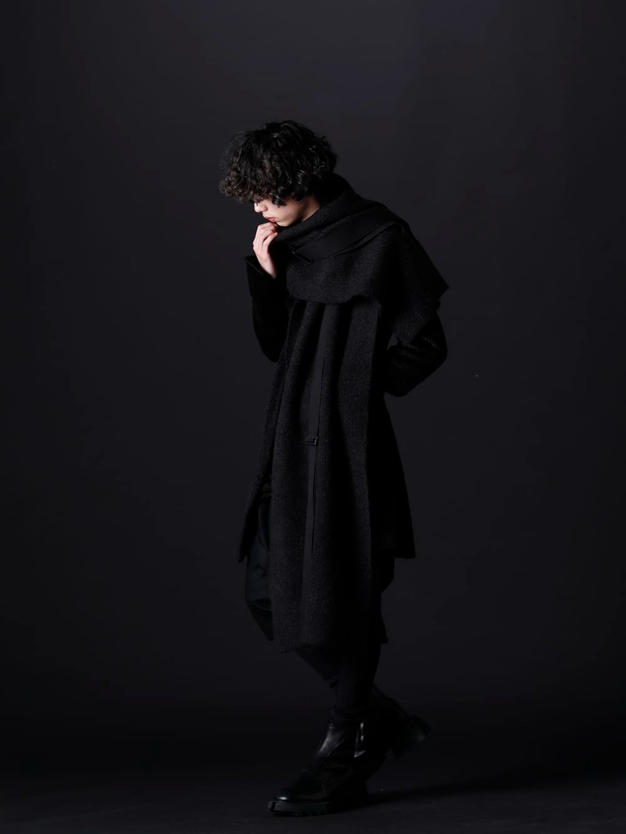 JULIUS / kiryuyrik 2023PS - The styling is based on the color black, but you can also enjoy the texture of the material. - KO-HJ29-105-black(Alpaca Shaggy Single Napoleon Jacket Black) 819CUM4-black(Cotton/Cupro Jersey Drawcord Short Sleeve T-Shirt Black) 807PAM5(Wool/Alpaca Tweed Alpaca Layered Pants) 797FWM1(Cow Leather Side Zip Up Boots) 807STU1(Baby Alpaca Yarn Alpaca Knit Stole) - 1-003