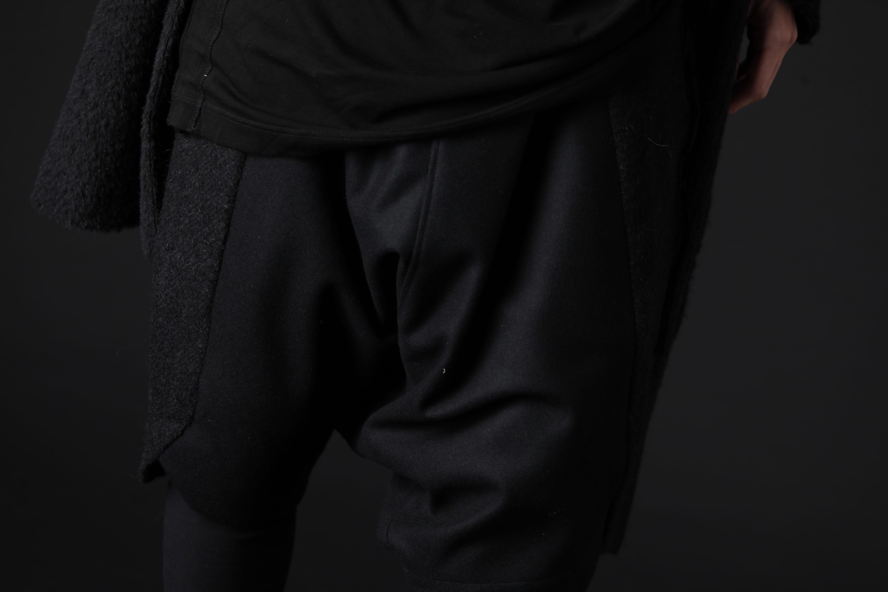 JULIUS 2023SS - The popular over-crotch pants from JULIUS. - 807PAM5(Wool/Alpaca Tweed Alpaca Layered Pants) - 3-004